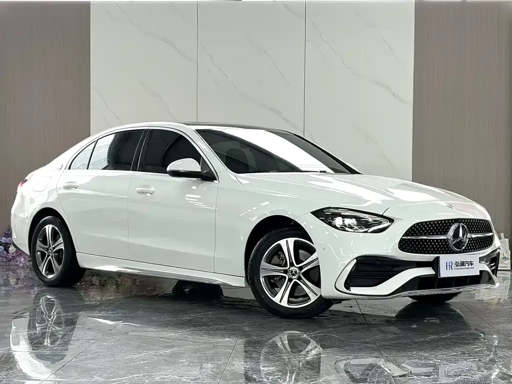 Mercedes-Benz C-Class — фото 1