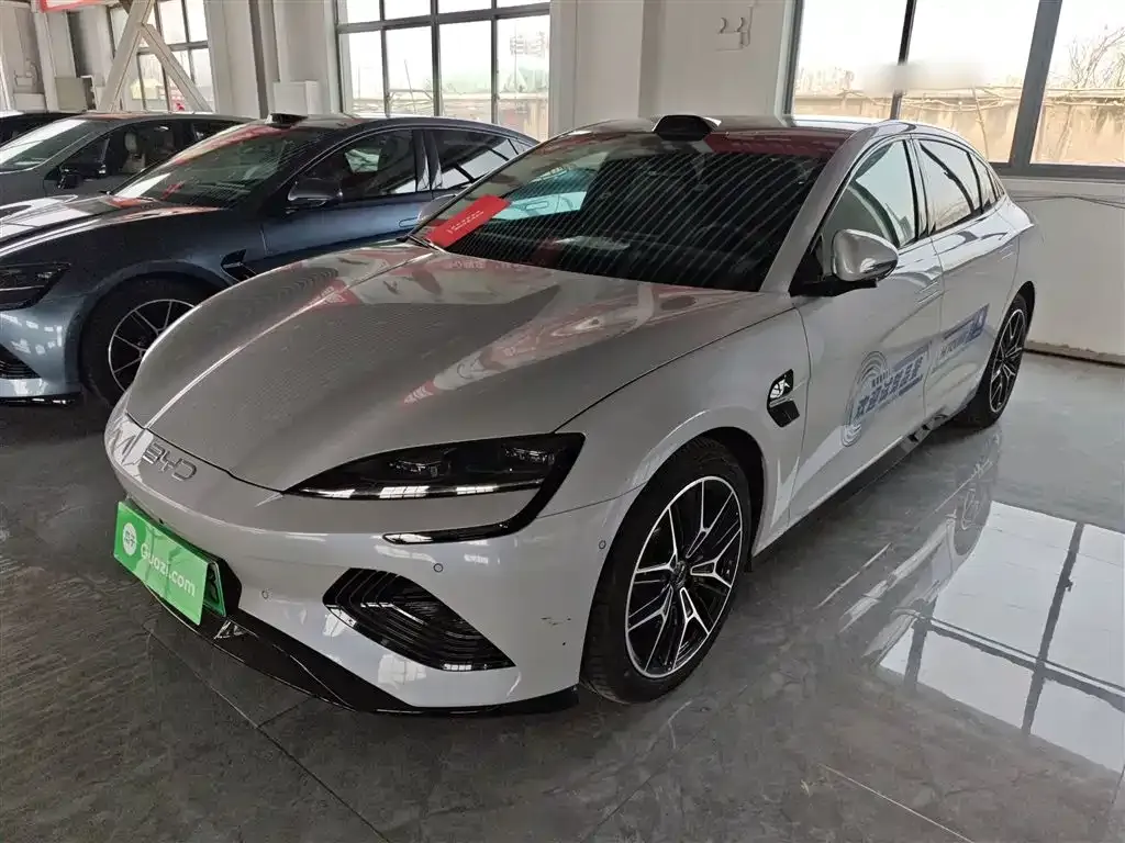 BYD Seal — фото 1