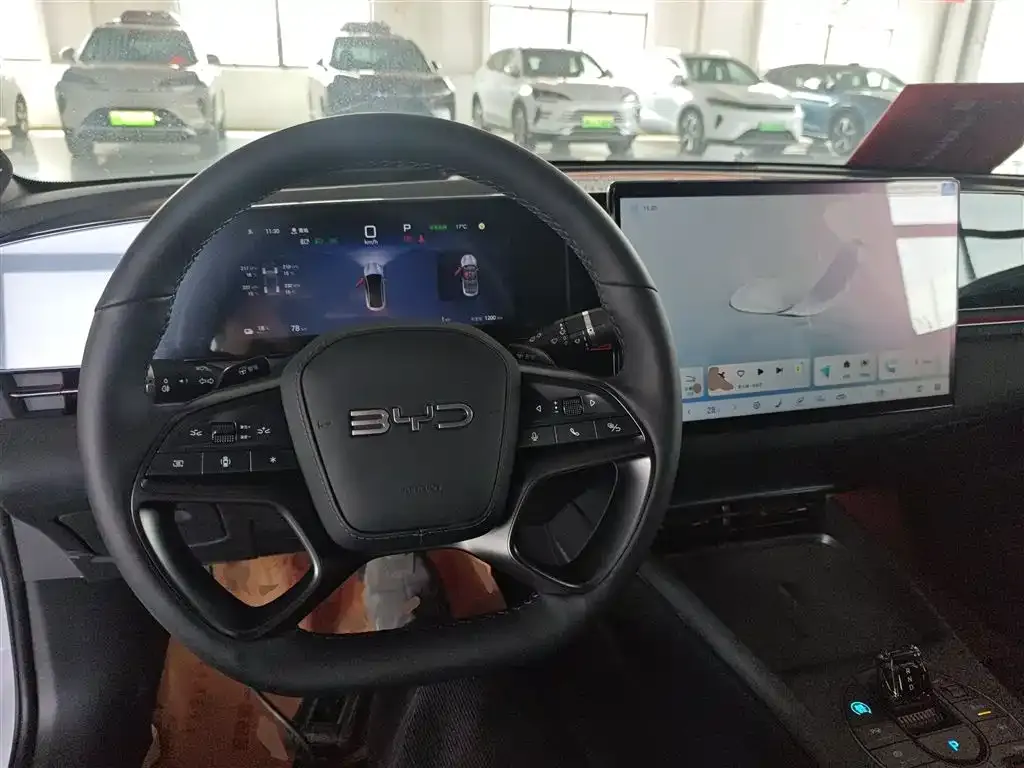 BYD Seal — фото 7