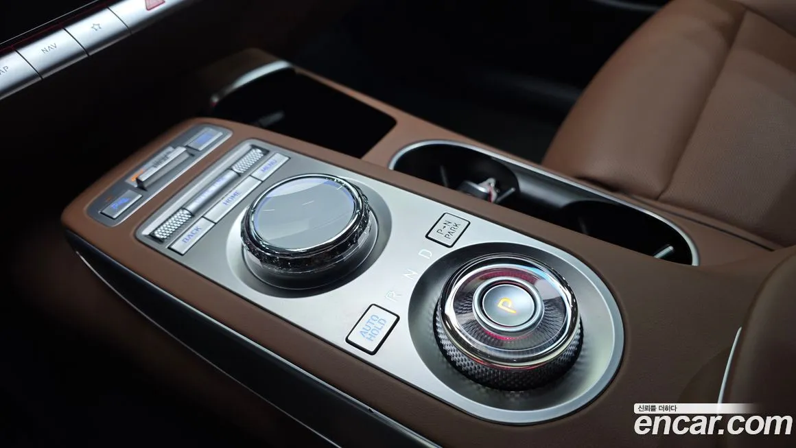 Genesis GV70 — фото 10