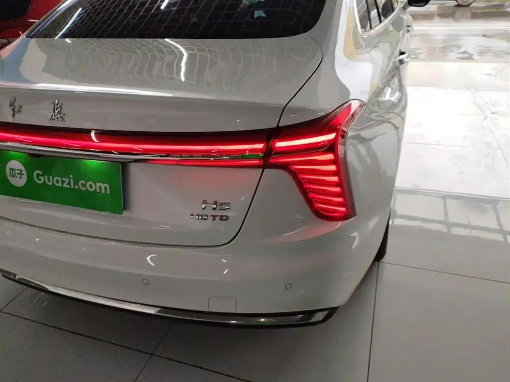Hongqi H5 — фото 10