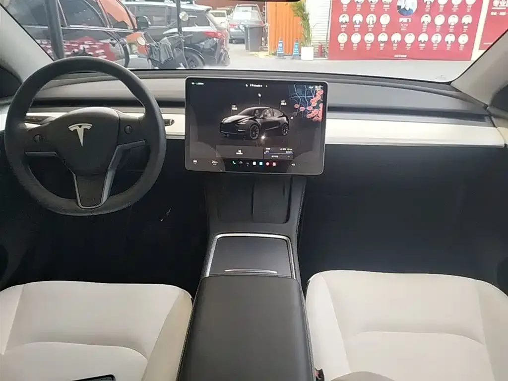 Tesla Model Y — фото 2