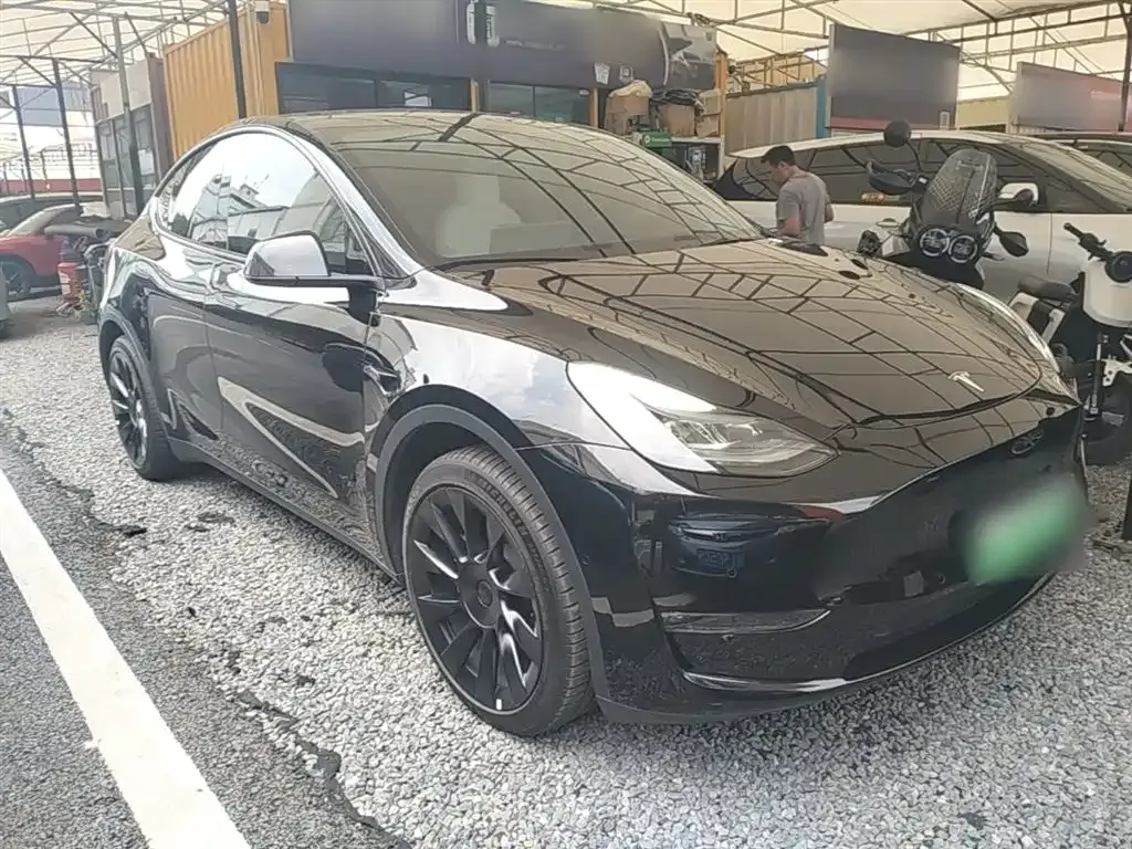 Tesla Model Y — фото 7