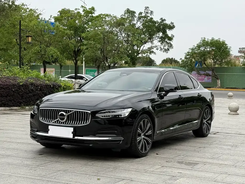 Volvo S90 — фото 1
