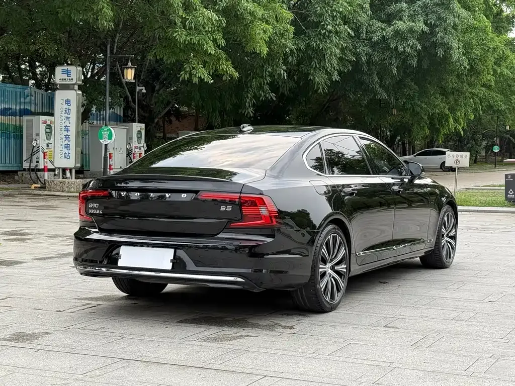 Volvo S90 — фото 7
