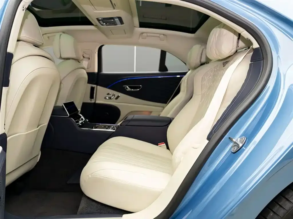 Bentley Flying Spur PHEV 2023 из CN, фото 6
