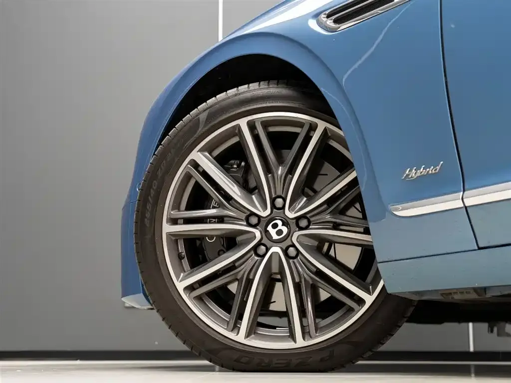 Bentley Flying Spur PHEV 2023 из CN, фото 4