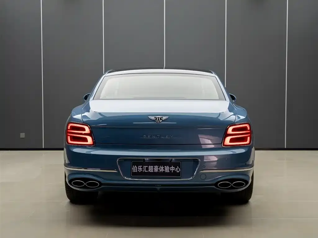 Bentley Flying Spur PHEV 2023 из CN, фото 2