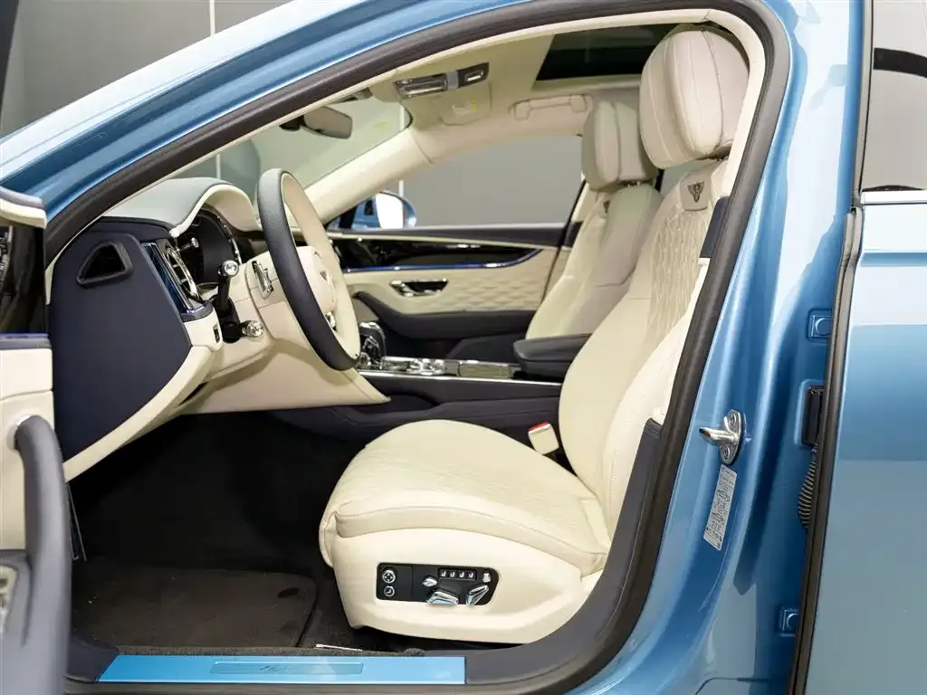 Bentley Flying Spur PHEV 2023 из CN, фото 8