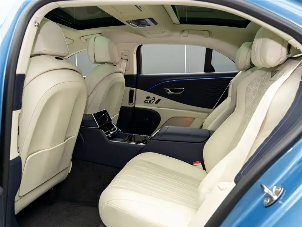Bentley Flying Spur PHEV 2023 из CN, фото 7