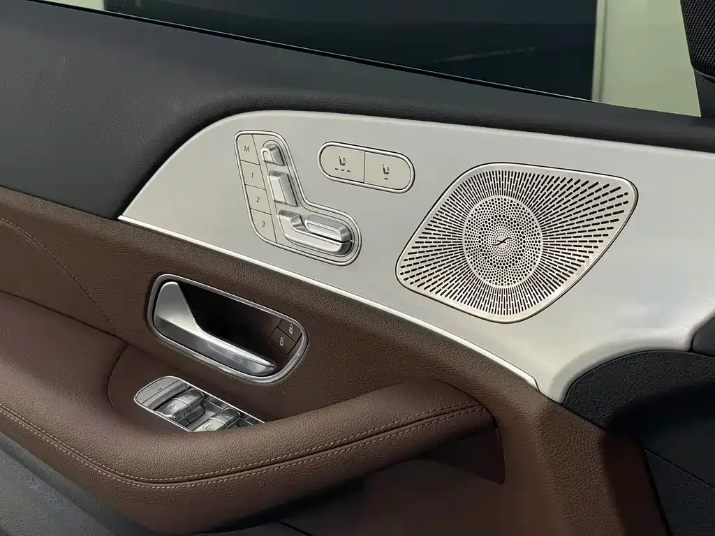 Mercedes-Benz GLS — фото 5