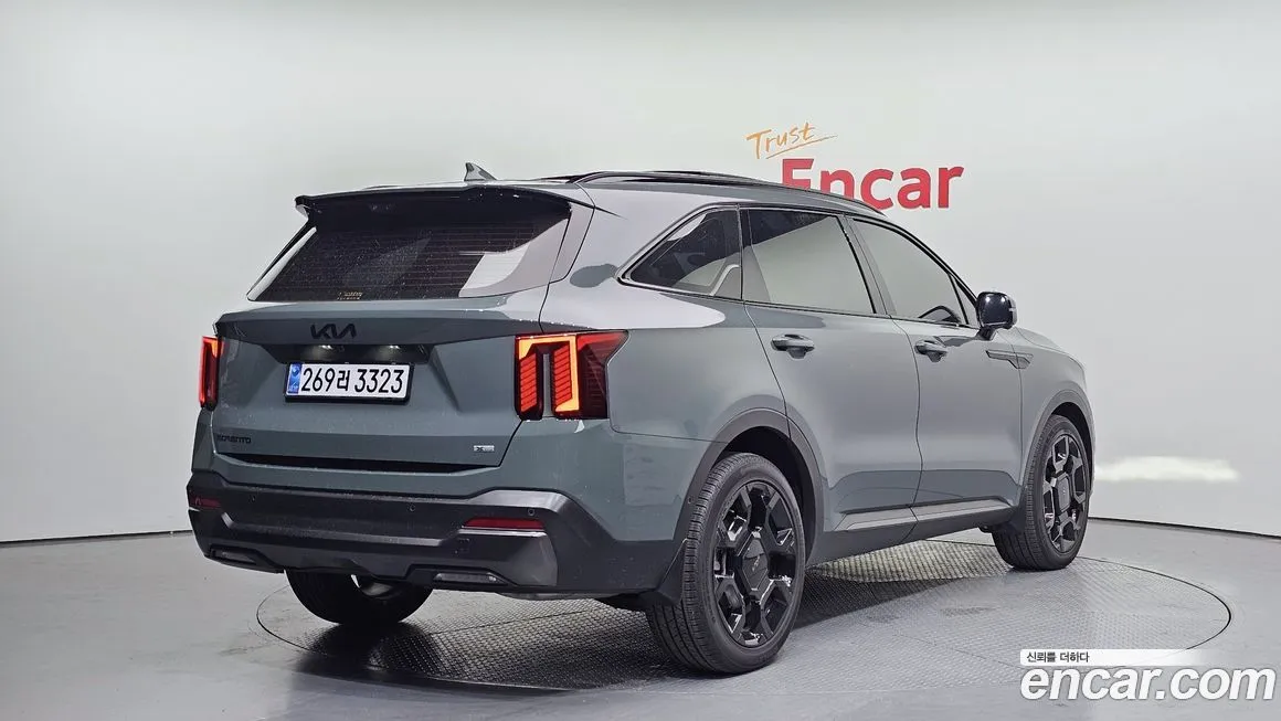 Kia Sorento — фото 5