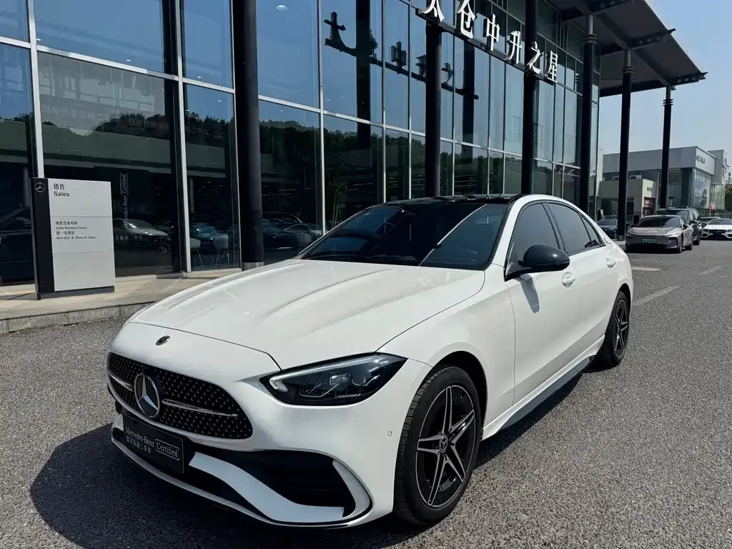 Mercedes-Benz C-Class — фото 1
