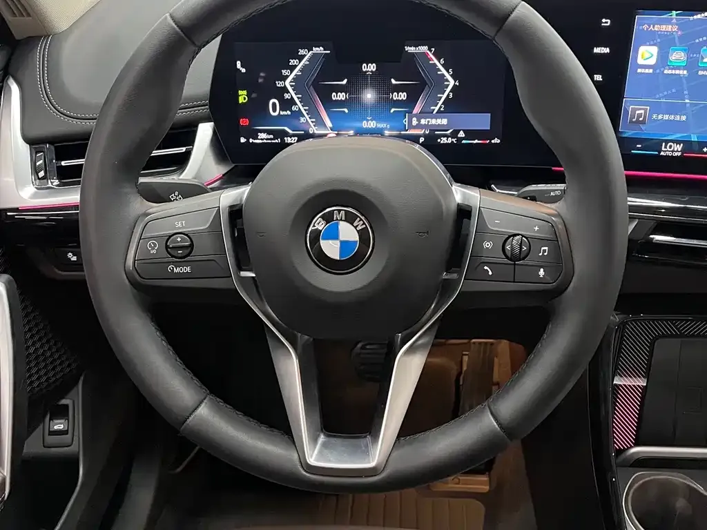 BMW X1 — фото 10