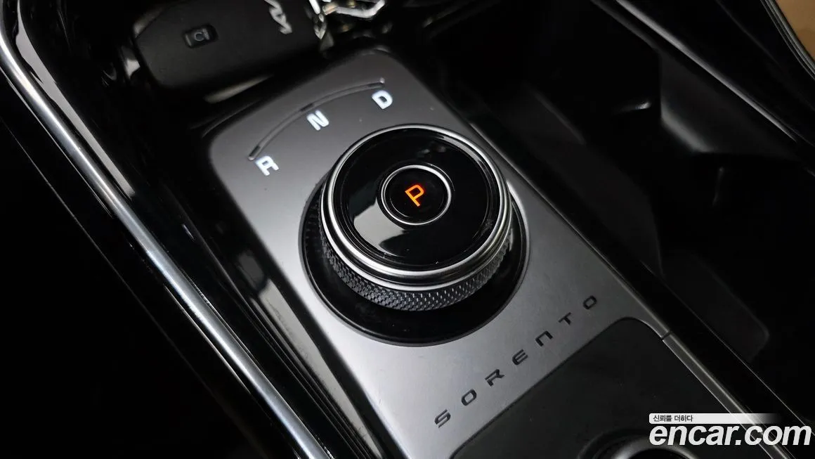 Kia Sorento — фото 8