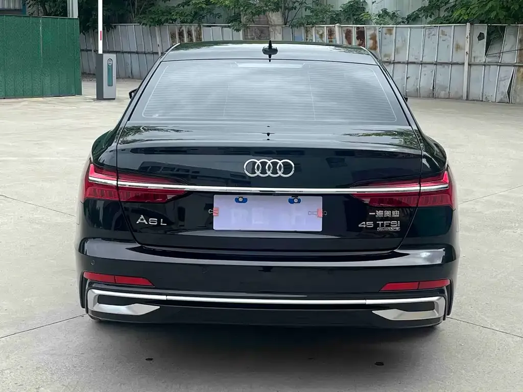 Audi A6L — фото 5