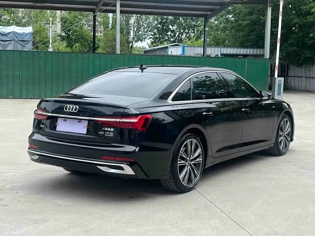 Audi A6L — фото 8