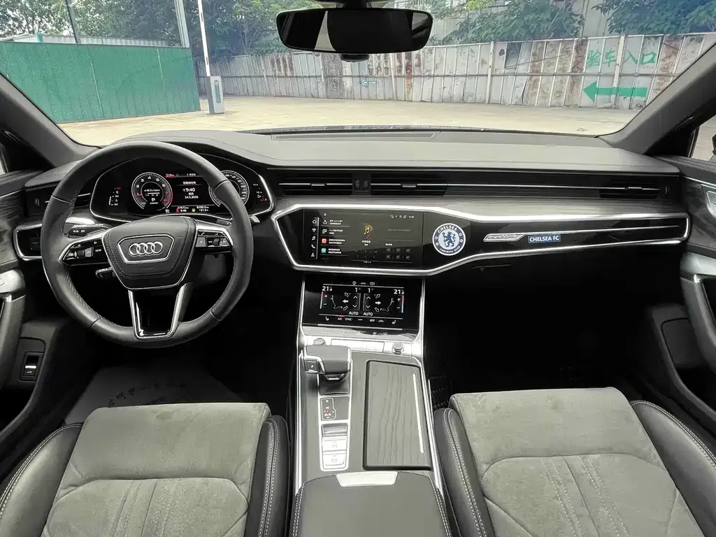 Audi A6L — фото 2