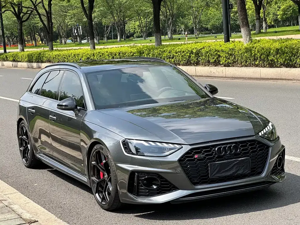 Audi RS 4 2024 из CN, фото 6