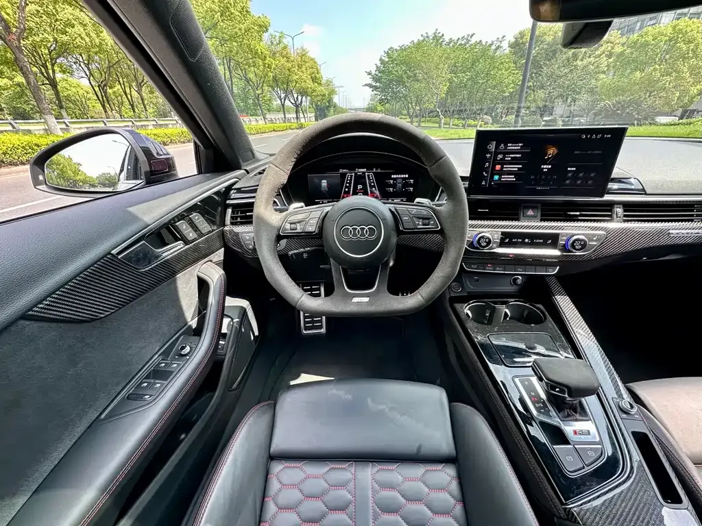 Audi RS 4 2024 из CN, фото 8