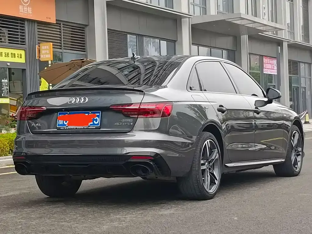 Audi A4L — фото 7