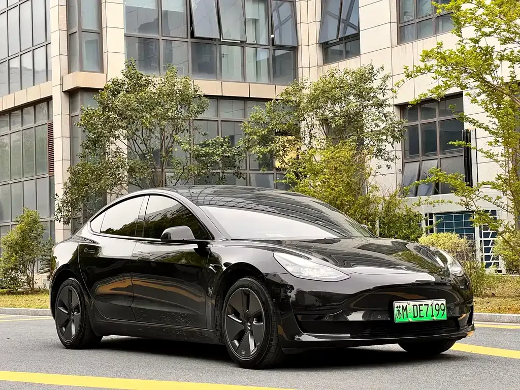 Tesla Model 3 — фото 5
