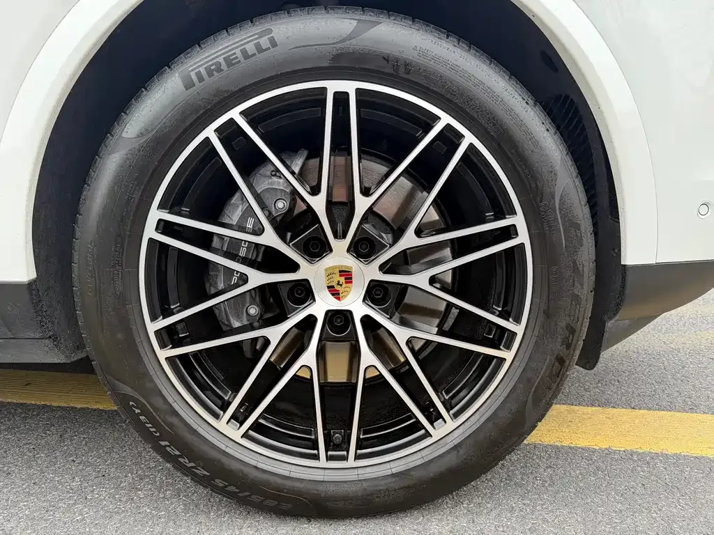Porsche Cayenne — фото 6