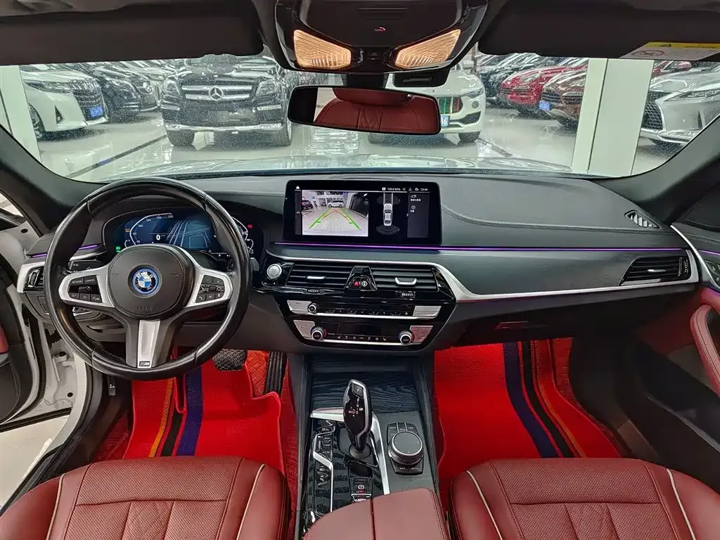 BMW 5 Series New Energy — фото 10