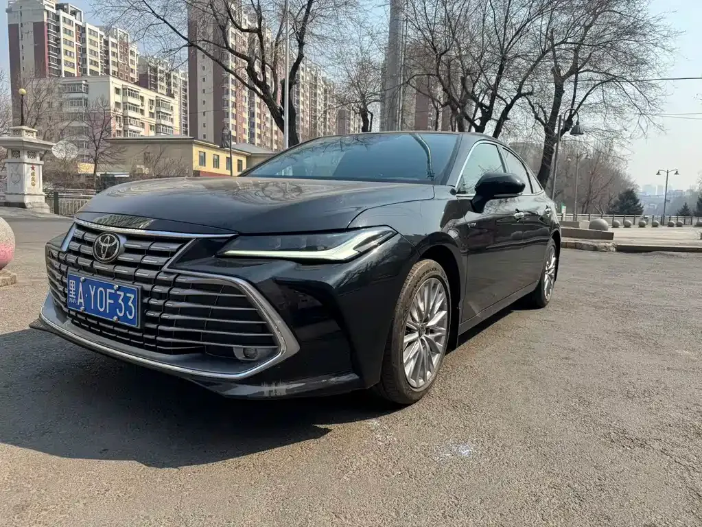 Toyota Avalon — фото 1