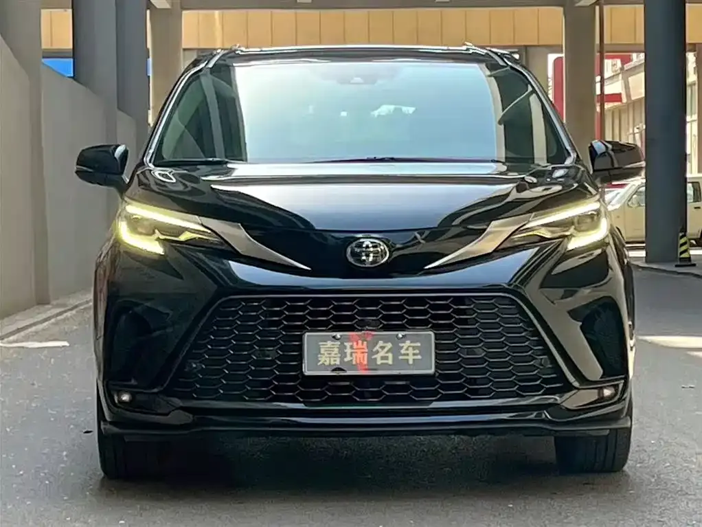 Toyota Granvia — фото 7