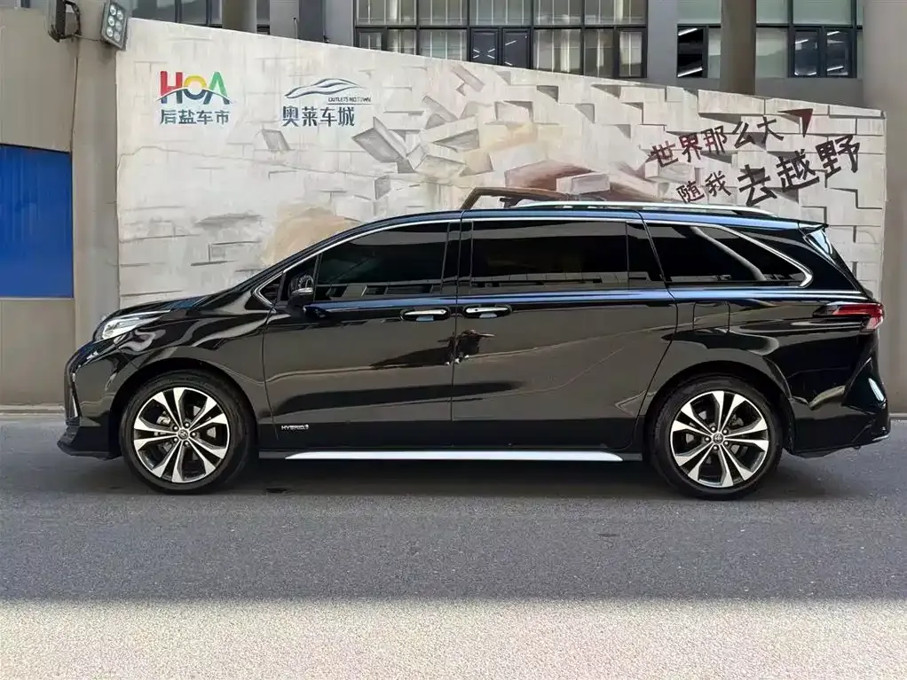 Toyota Granvia — фото 6