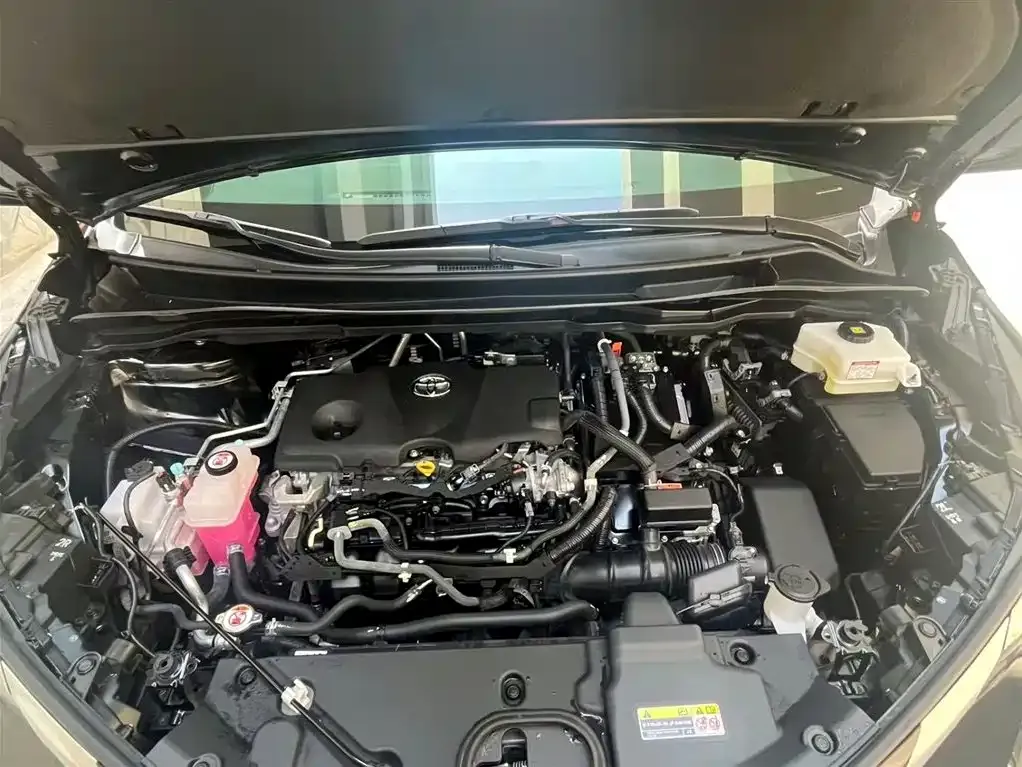 Toyota Granvia — фото 2