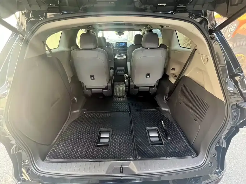 Toyota Granvia — фото 9