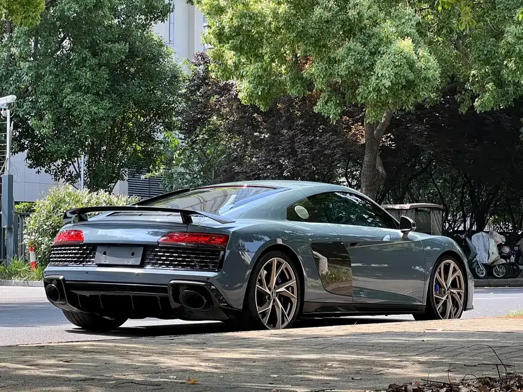 Audi R8 — фото 10
