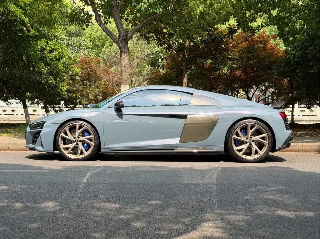 Audi R8 — фото 6