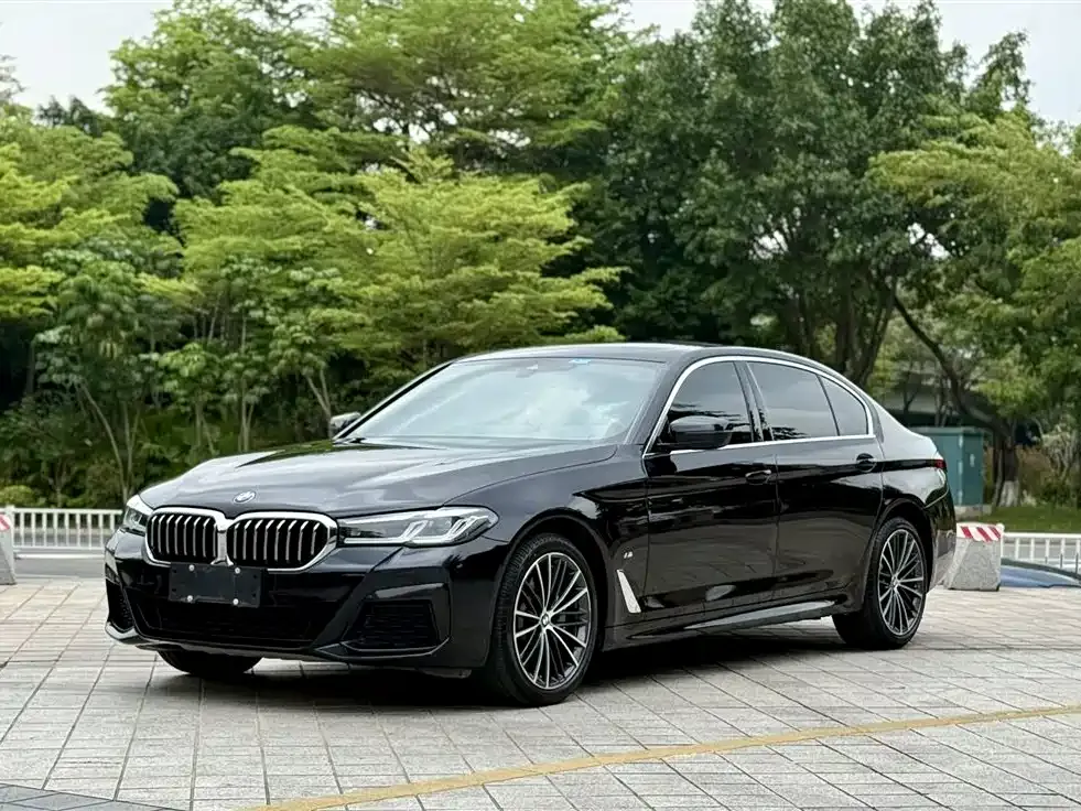 BMW 5 Series — фото 1
