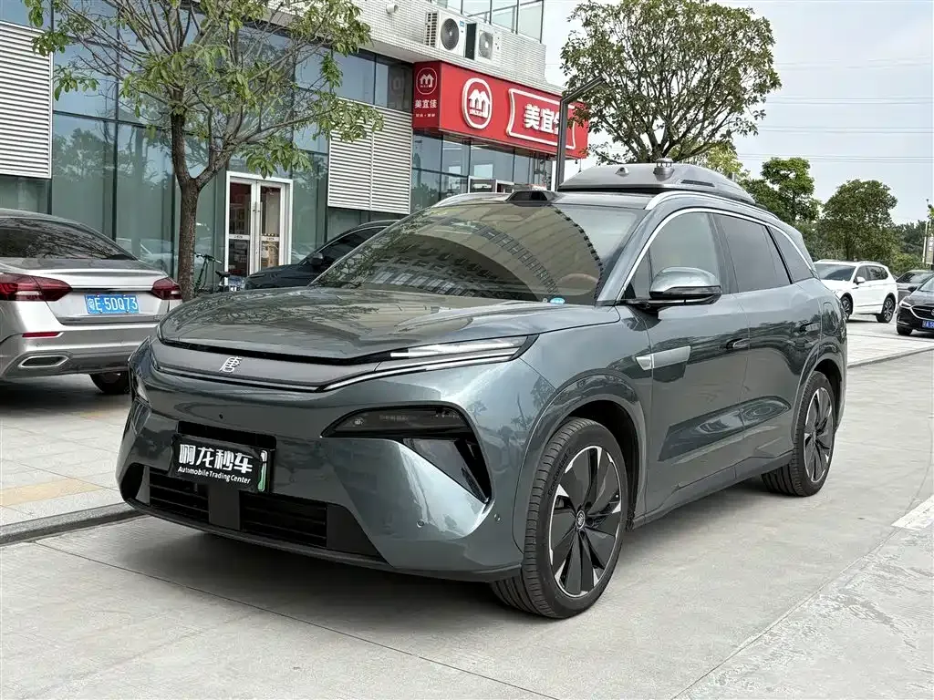 BYD Tang L
