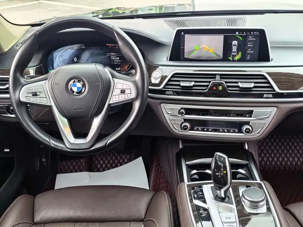 BMW 7 Series 2021 из CN, фото 6