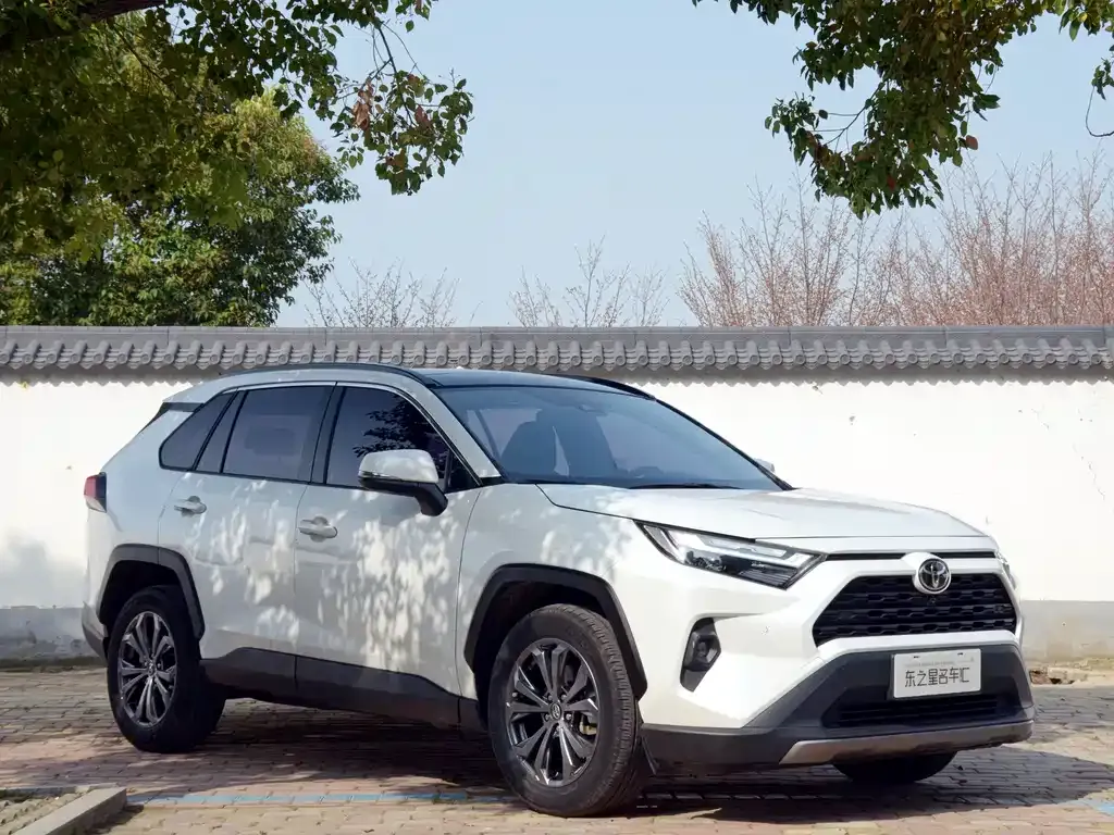 Toyota RAV4 — фото 4
