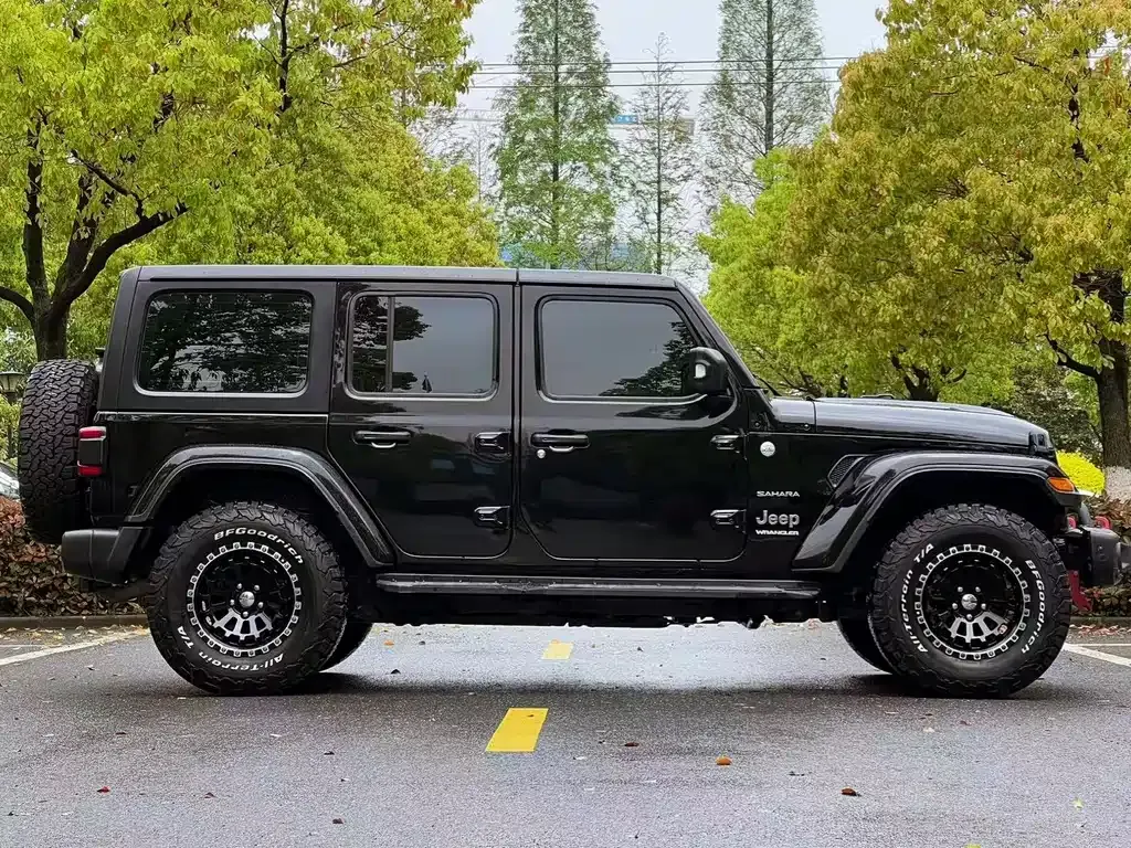 Jeep Wrangler — фото 4