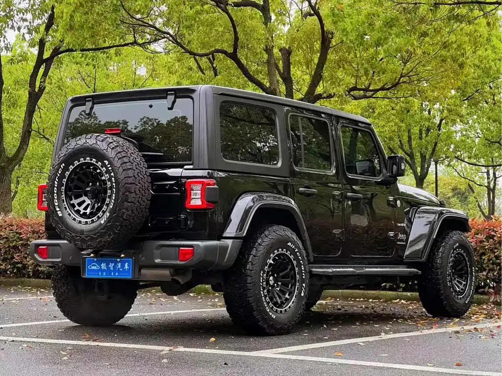 Jeep Wrangler — фото 10