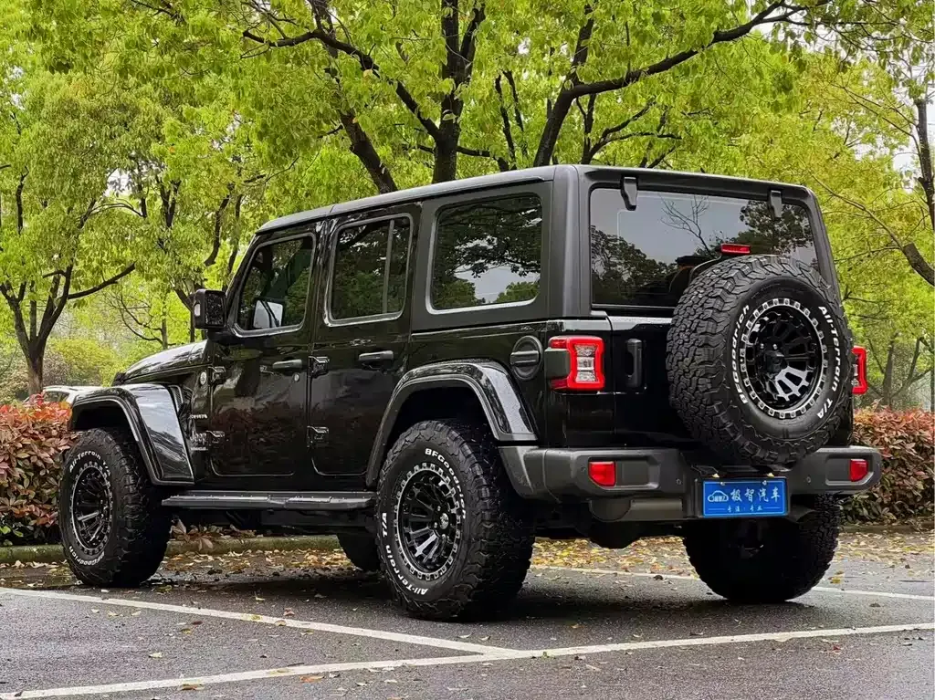 Jeep Wrangler — фото 9
