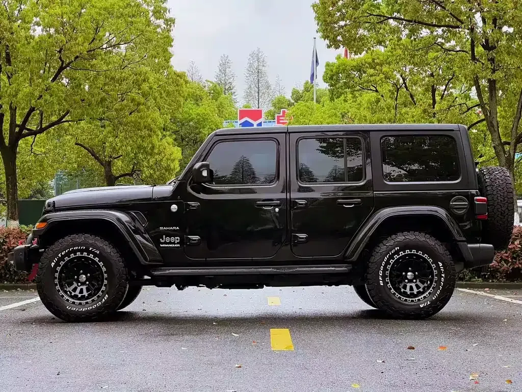 Jeep Wrangler — фото 8
