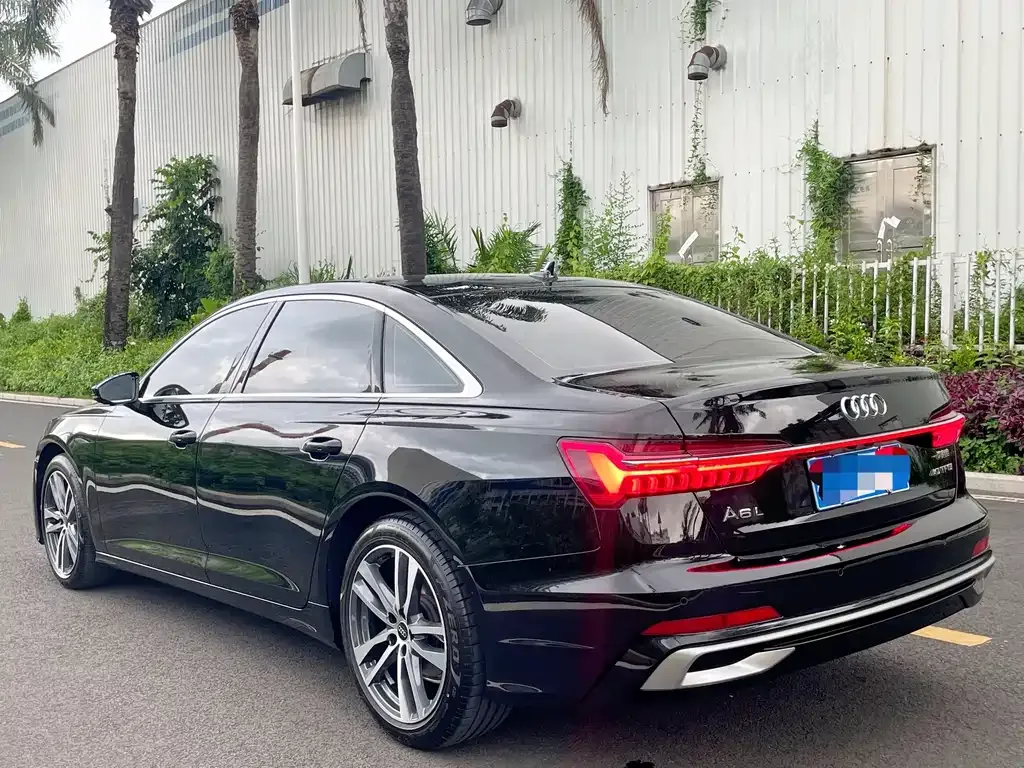 Audi A6L — фото 10