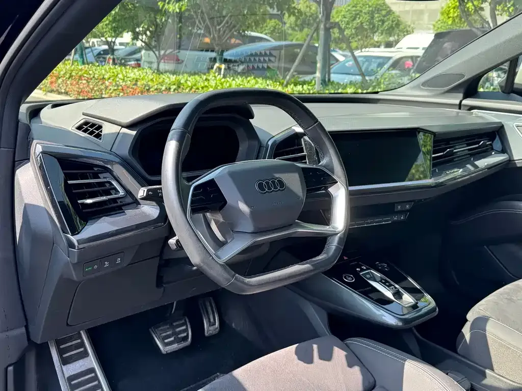 Audi Q5 e-tron 2022 из CN, фото 2