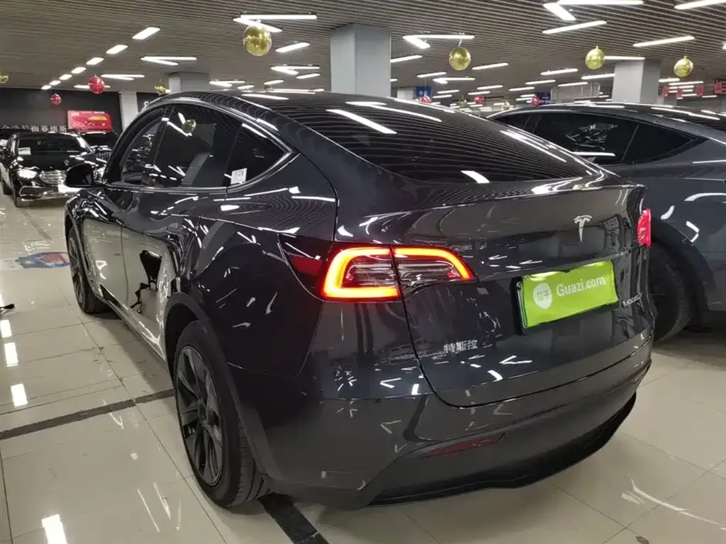Tesla Model Y — фото 6