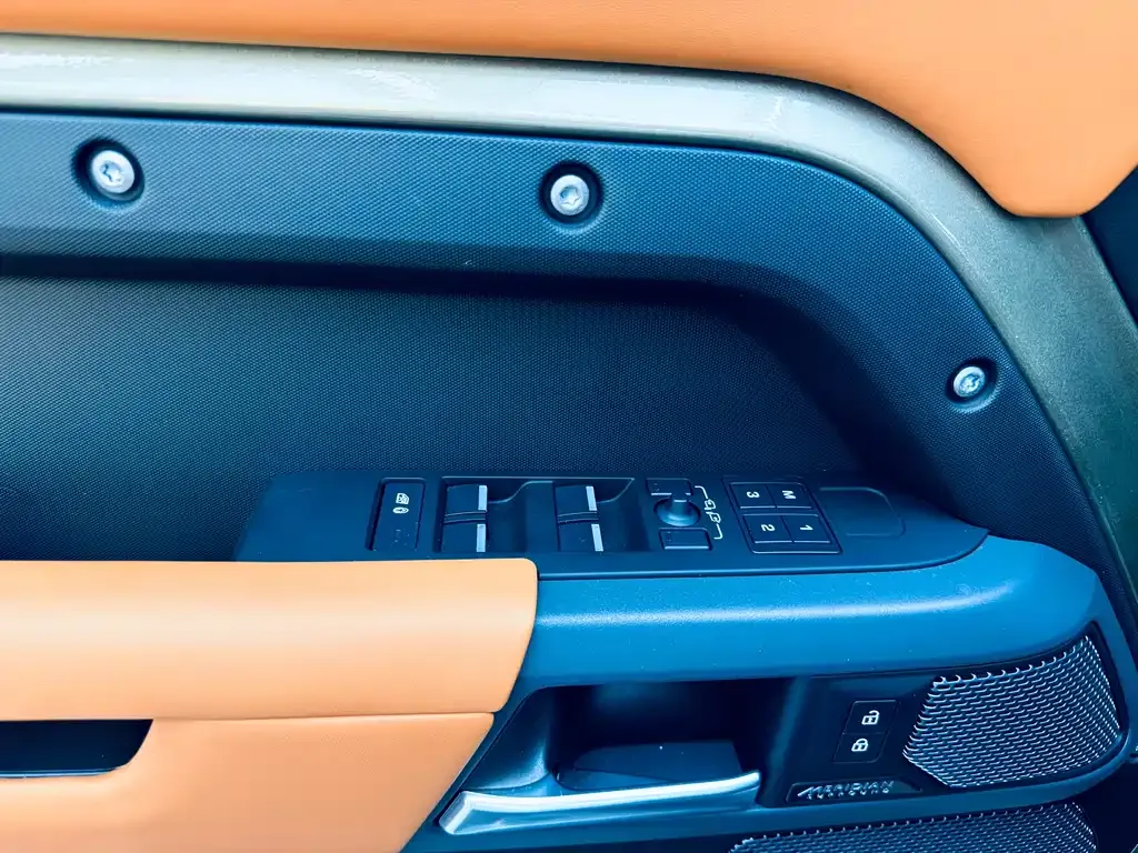 Land Rover Defender — фото 9