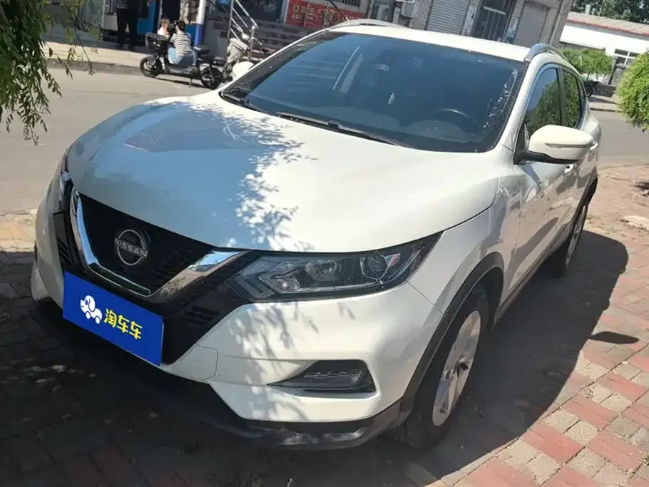Nissan Qashqai — фото 1