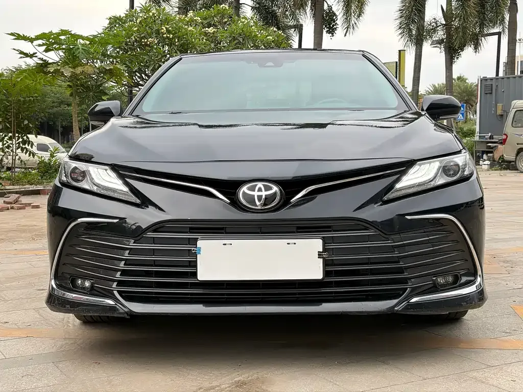Toyota Camry — фото 6