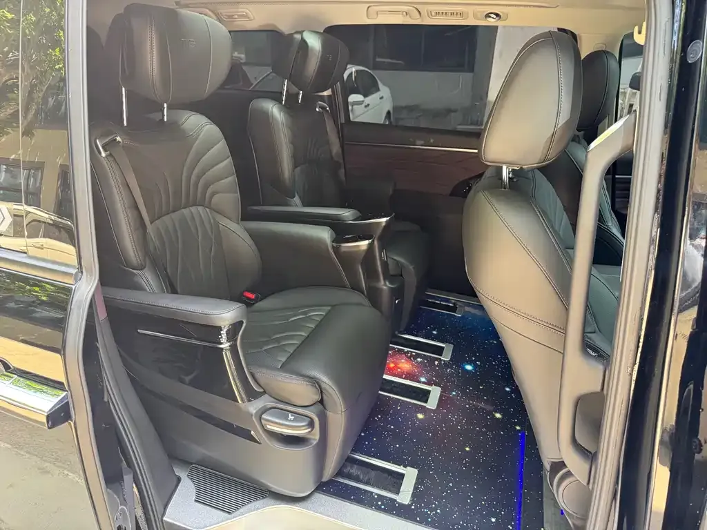 GAC Motor Trumpchi M8 — фото 10